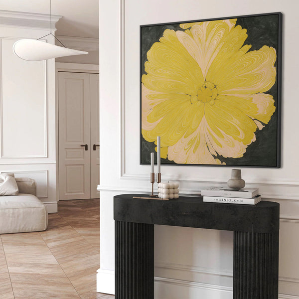 Abstrakter Kunstdruck mit gelber Blume