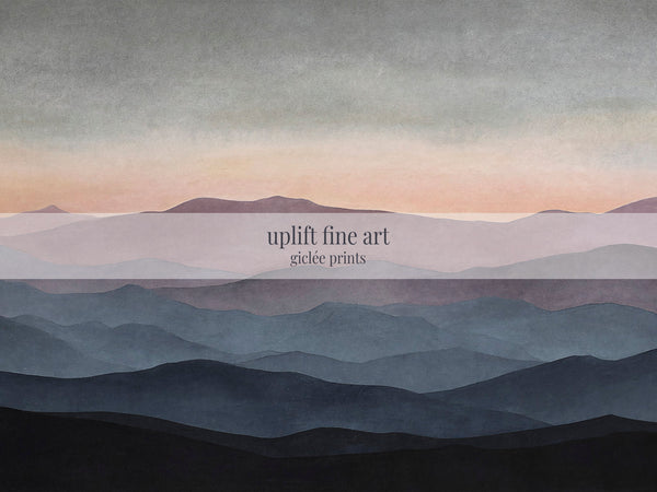 Gedämpfter Sonnenuntergang in den Bergen – Leinwandbild