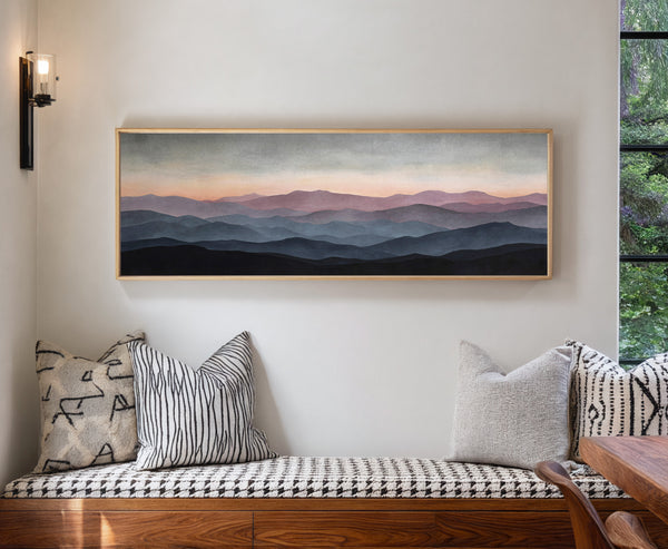 Gedämpfter Sonnenuntergang in den Bergen – Leinwandbild